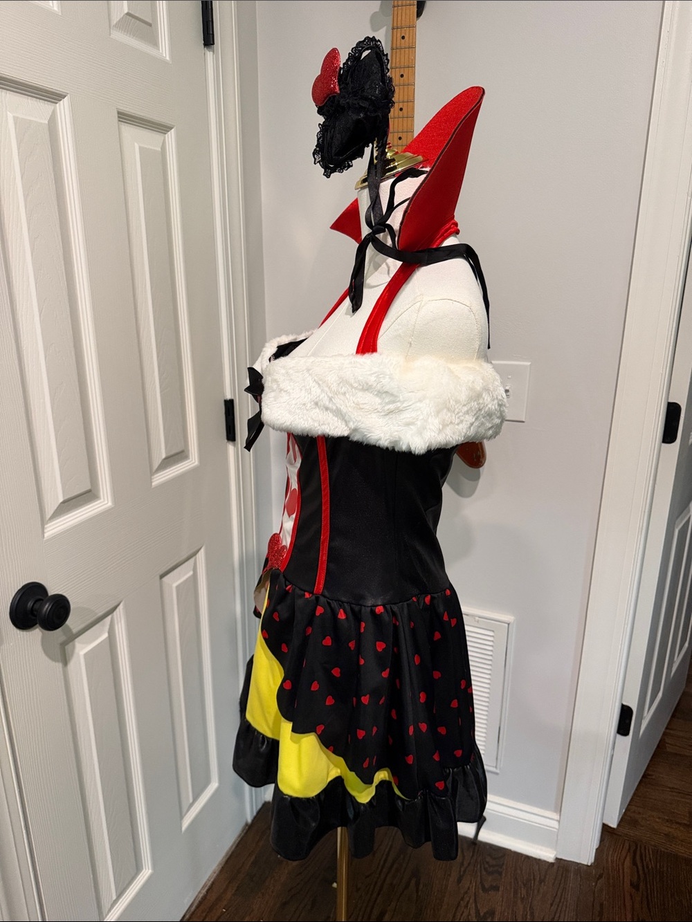 Leg Avenue Red, Black, Yellow Queen of Hearts Mini Dress Sexy Halloween Costume - Picture 5 of 13